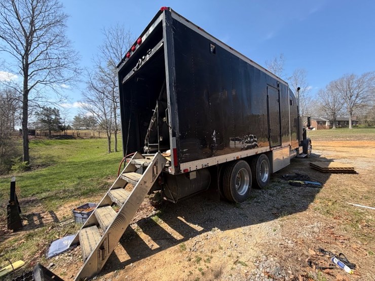 #31724-•-1997-freightliner-tandem-axle-flatbed-entertainmen-image-8