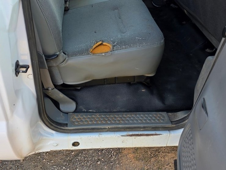 2004-ford-f350-image-35