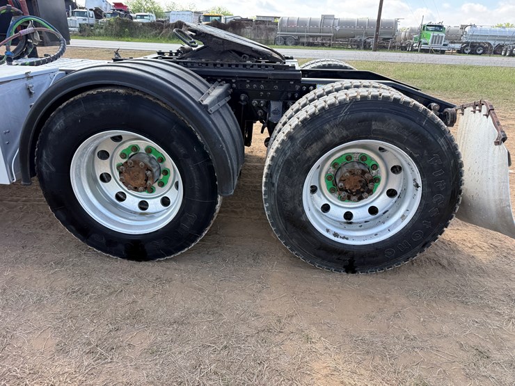 2019-mack-pinnacle-image-18