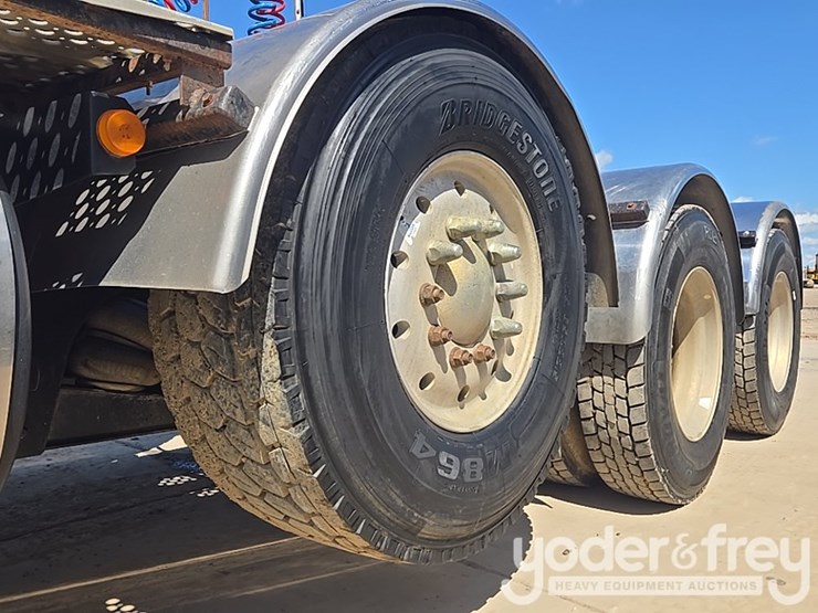 2014-kenworth-t880-image-13