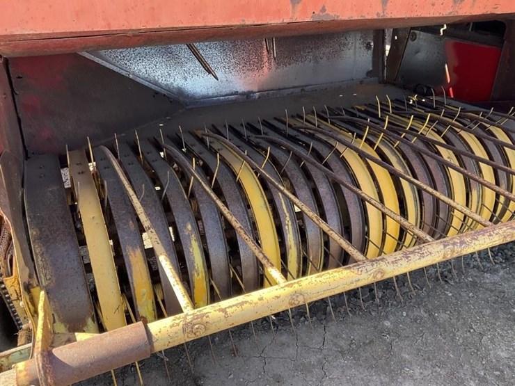 new-holland-500-image-8