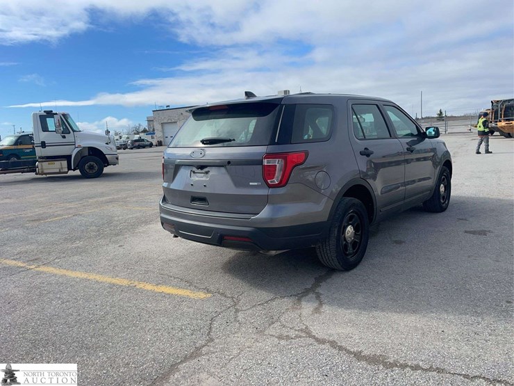 2019-ford-explorer-image-5