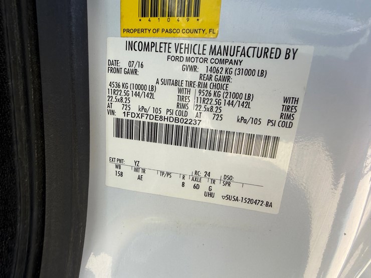 2017-ford-f750-image-16