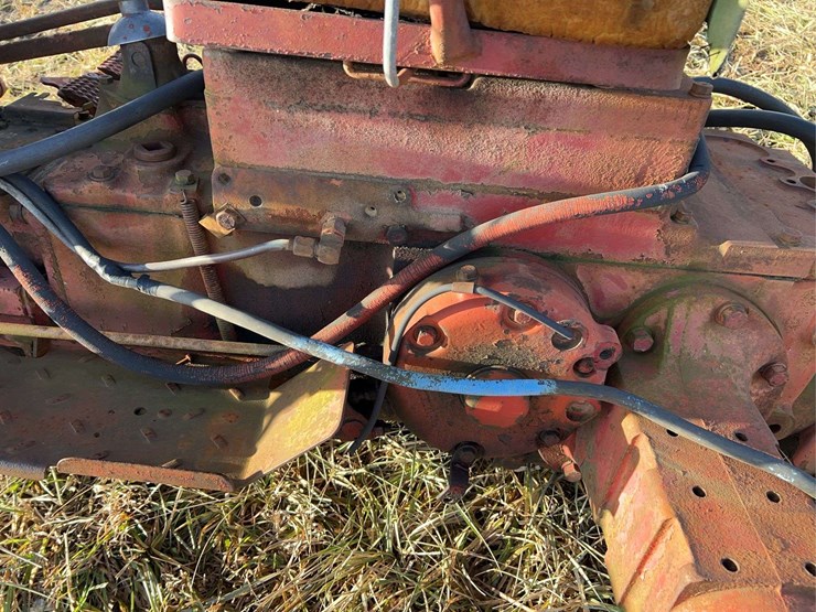 international-parts-tractor-image-33