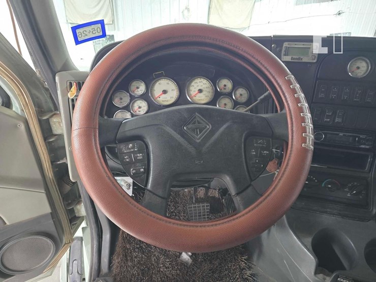 2012-international-prostar-image-10