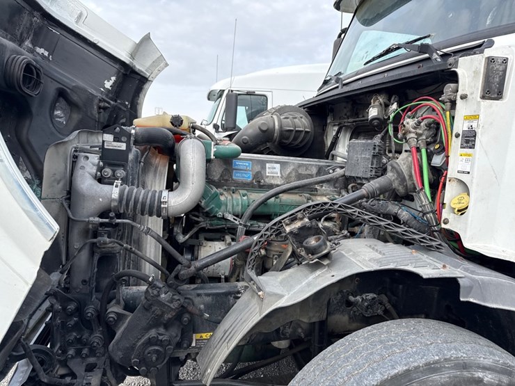#31956-•-2012-volvo-vnl-tandem-axle-truck-tractor-image-43
