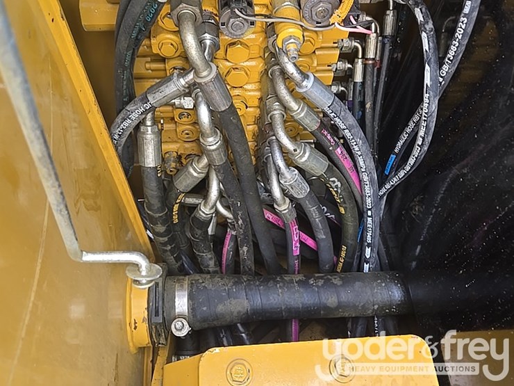 2018-caterpillar-305.5-image-87