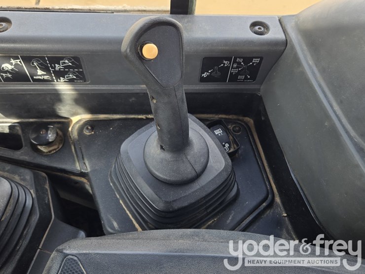 2019-caterpillar-d6-lgp-image-73