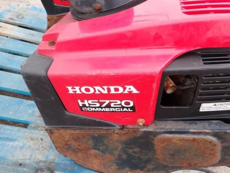 qty-of-(2)-honda-hs720-20-in.-snowblowers-image-5