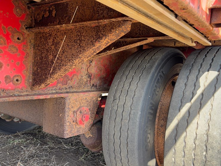 2006-transcraft-flatbed-trailer-image-10