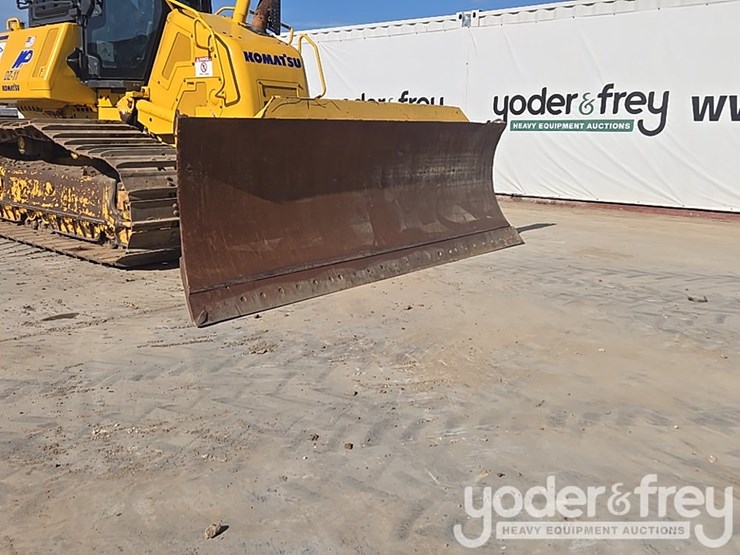 2023-komatsu-d61px-24-image-25