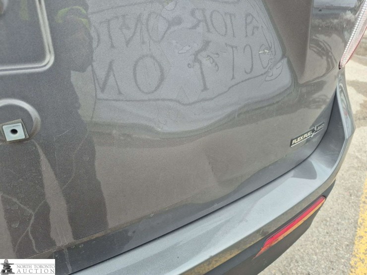 2020-ford-explorer-image-25