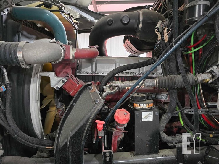 2017-mack-pinnacle-chu613-image-21