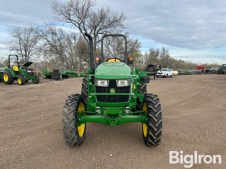 2022-john-deere-5045e-image-2