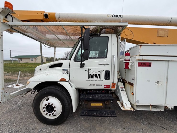 2009-international-durastar-4300-image-3