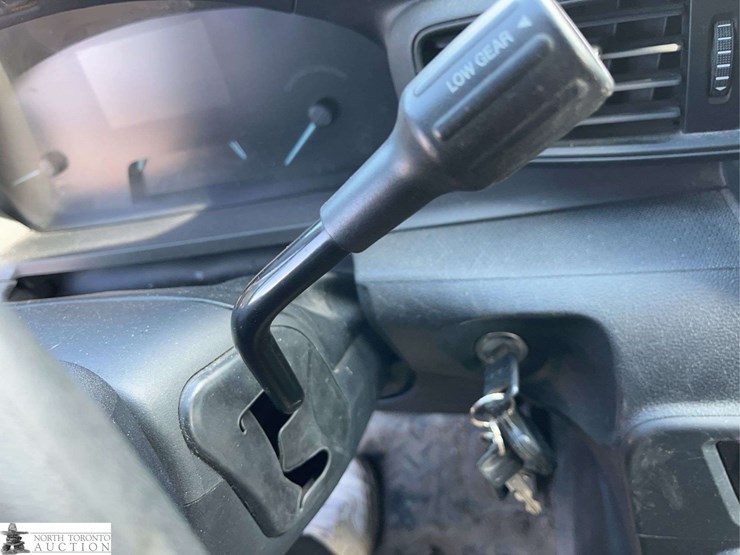 2020-ford-explorer-image-14