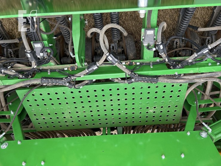 2014-john-deere-1990ccs-image-51