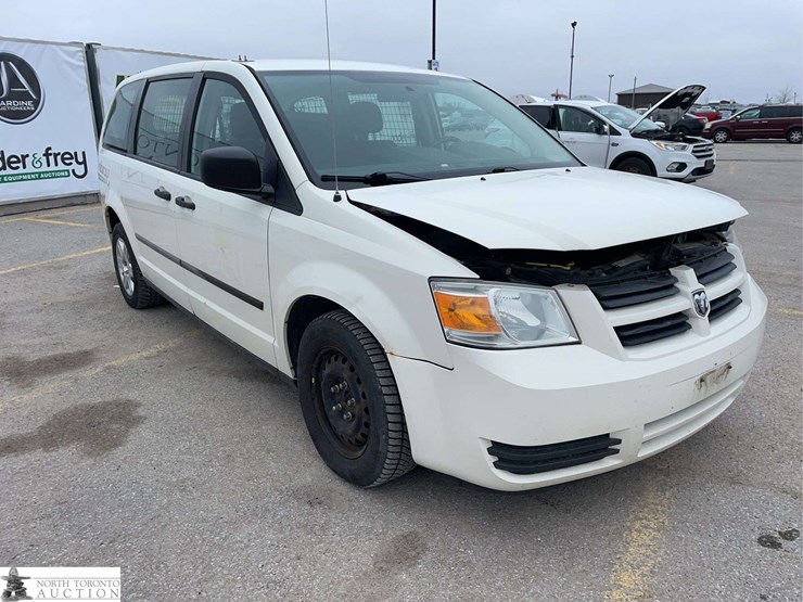 2010-dodge-grand-caravan-image-3