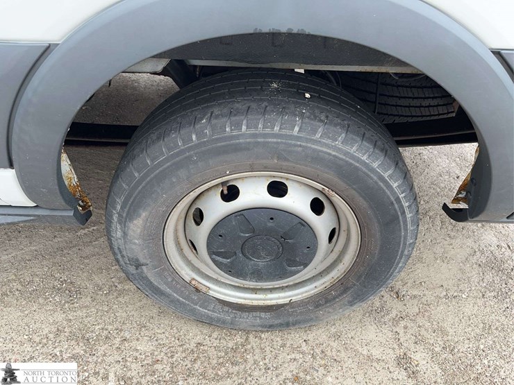 2017-ford-transit-image-15