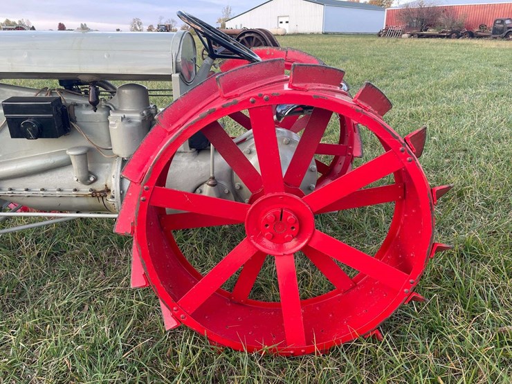 1917-experimental-fordson-tractor-(oldest-fordson-tractor-in-the-world)-image-38