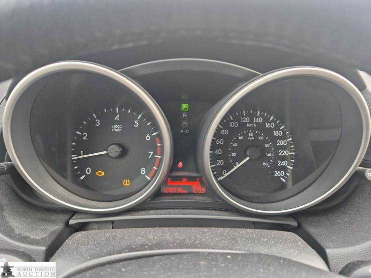 2014-mazda-mazda5-image-12