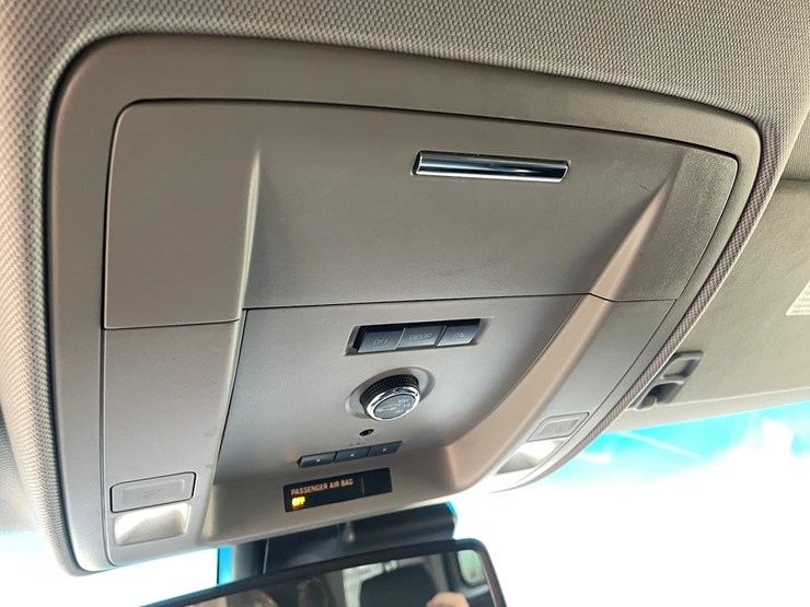 2015-chevrolet-suburban-image-82