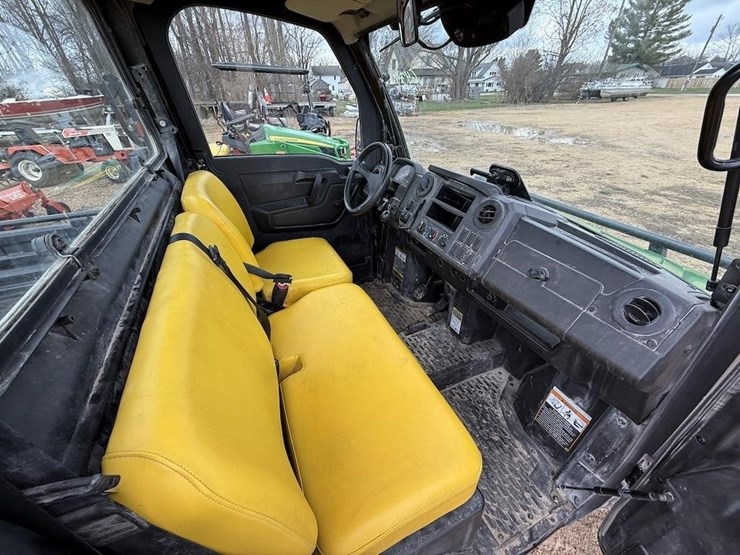 john-deere-gator-image-8