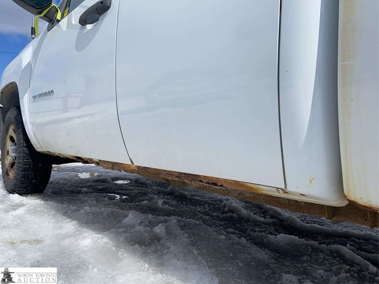 2012-chevrolet-silverado-1500-image-22