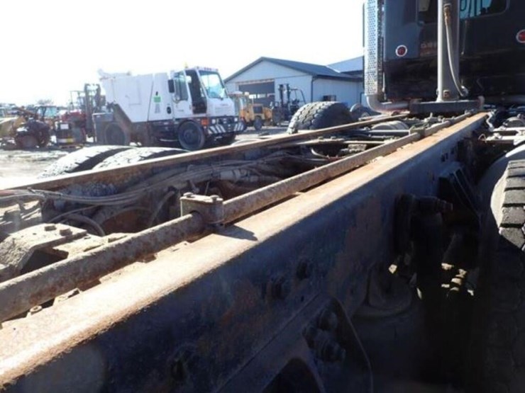 2013-kenworth-t800-image-81