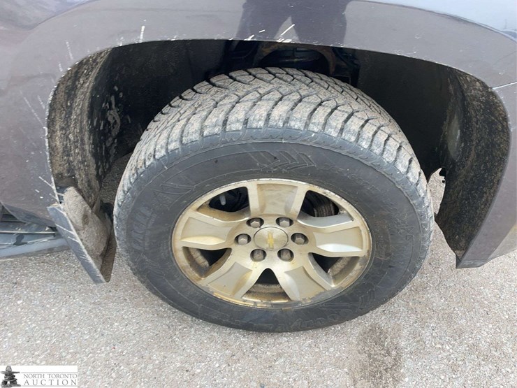 2017-chevrolet-tahoe-image-21