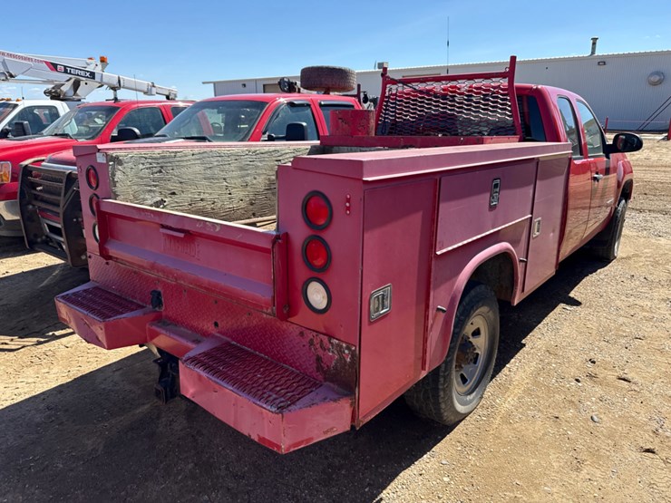 2010-gmc-sierra-3500hd-image-3
