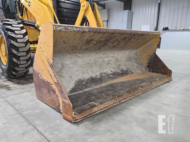 2022-caterpillar-416-image-10