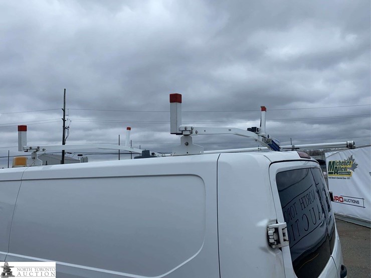 2015-ford-transit-image-34