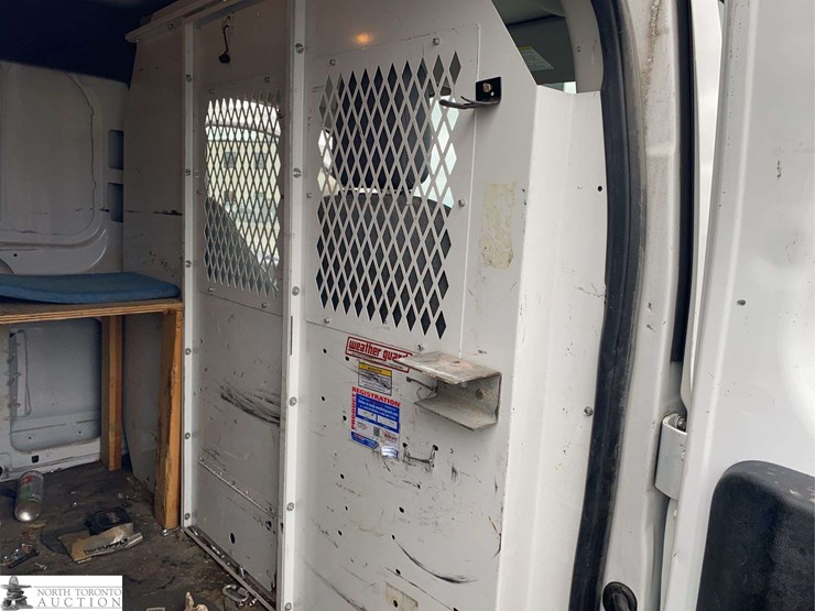 2015-ford-transit-image-27