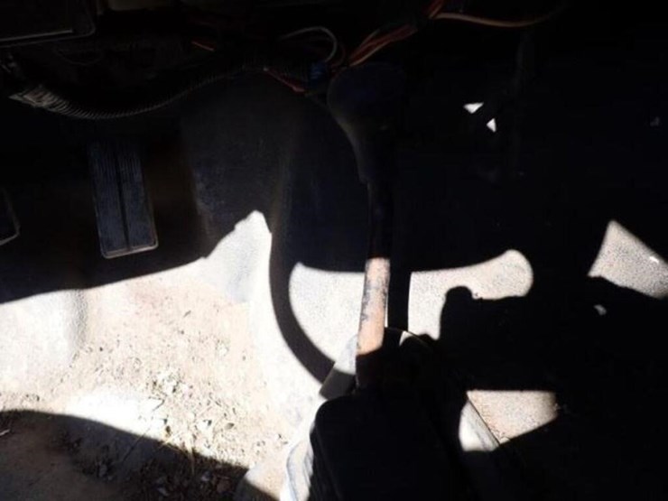 2003-ford-f550-xl-image-18