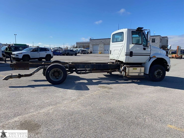 2017-international-durastar-4300-image-4