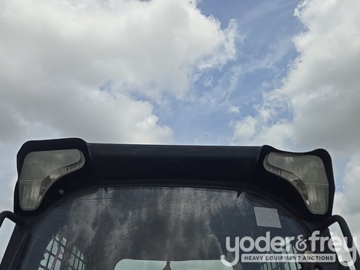 2021-bobcat-t740-image-78