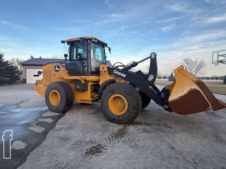 2024-deere-624-p-tier-image-4