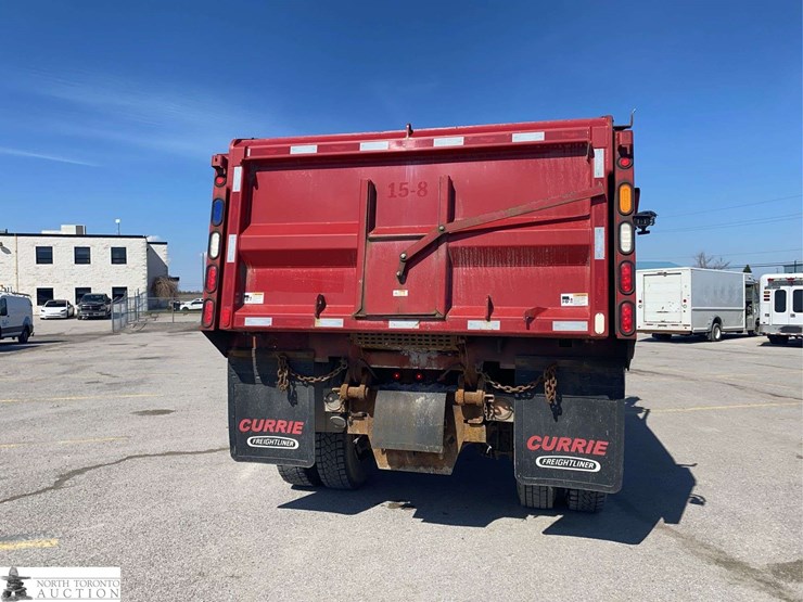 2016-freightliner-108sd-image-5