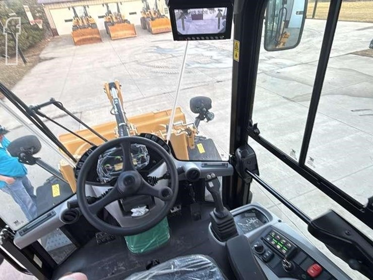 caterpillar-910-image-10