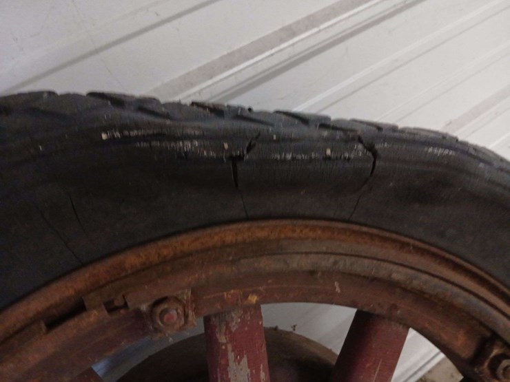 (2)-5.50-16.-(1)-33x5-tires-image-17