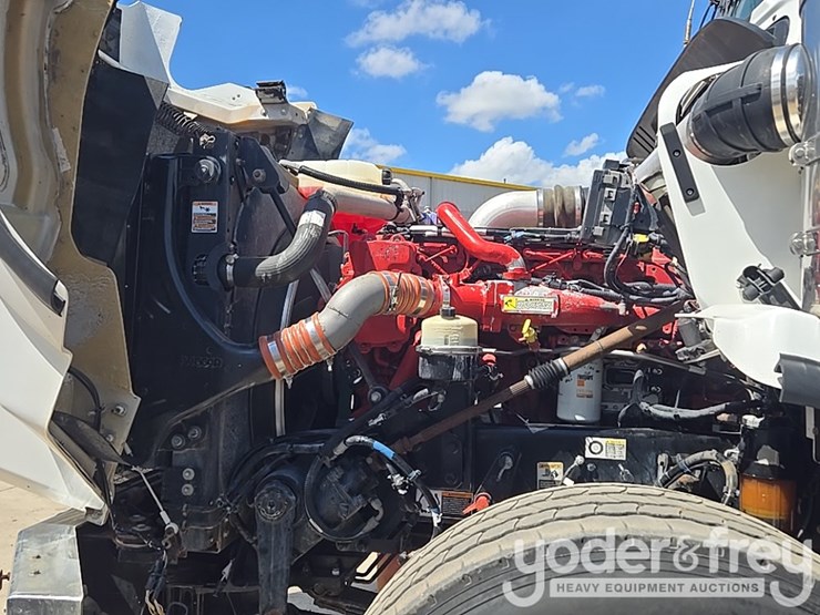 2014-kenworth-t880-image-81