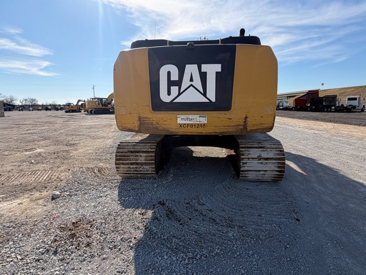 2016-caterpillar-323fl-image-6