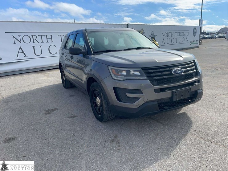 2019-ford-explorer-image-3