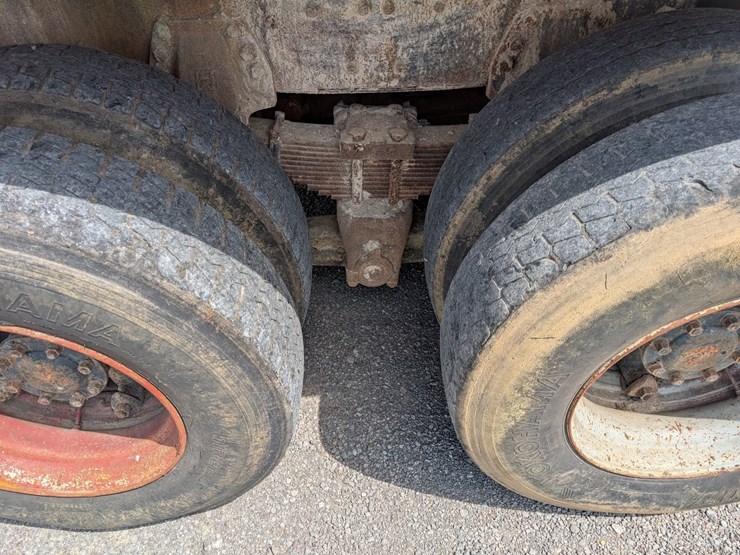 1984-ford-l9000-image-20