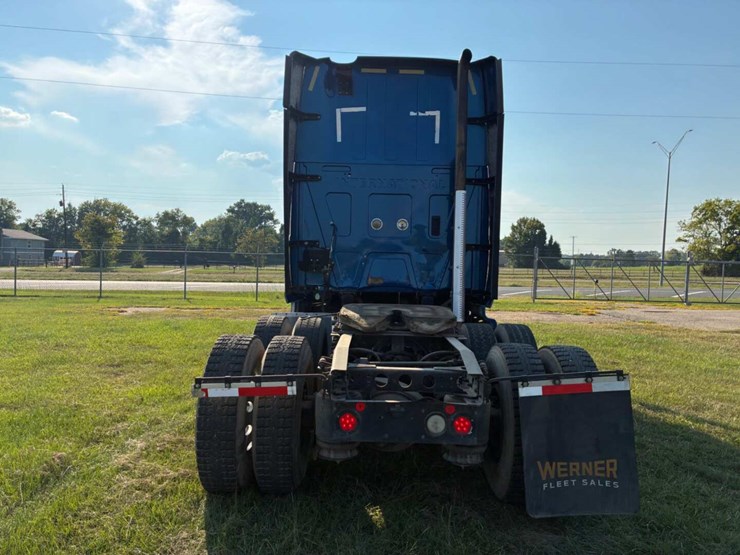 2011-international-prostar-image-3