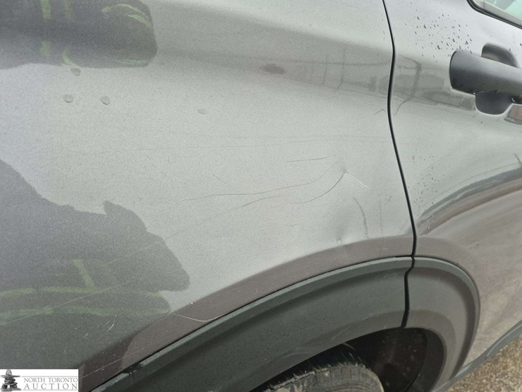 2020-ford-explorer-image-24