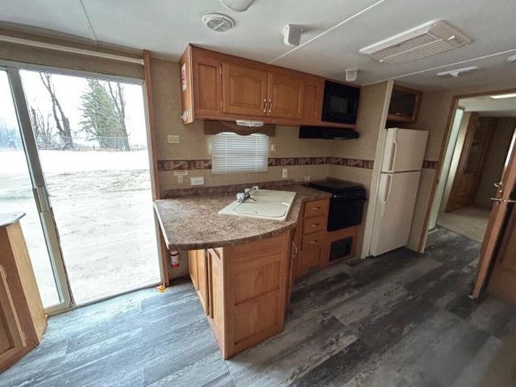 2010-gulf-stream-innsbruck-supreme-lodge-40tbs-t/a-image-48