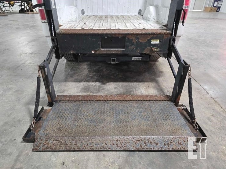 2013-ford-f150-xlt-image-13