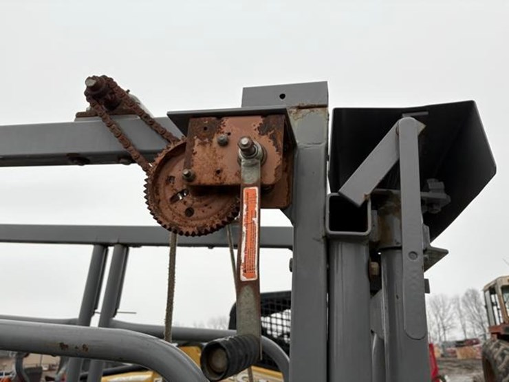 zimmerman-portable-cattle-head-lock-image-7